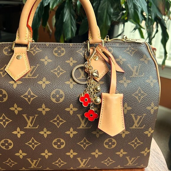 New CLOVER AND HEART Bag Charm Red Gold Tone 💕 - Picture 6 of 9